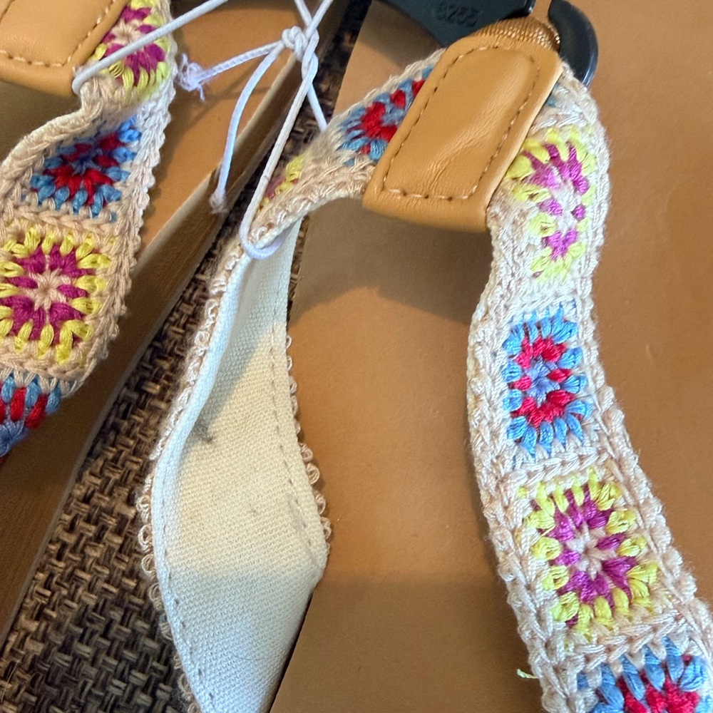 SO Goods for Life Colorful Crocheted Woven Strap Flip Flop Sandals Sz Women’s 6 - Picture 2 of 4